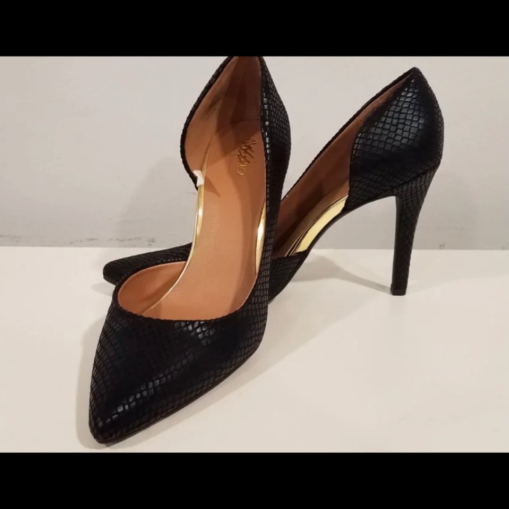 Black Faux snakeskin Pumps